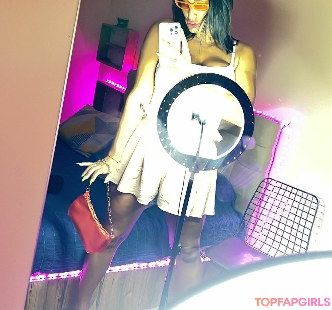 Nacktes geleaktes OnlyFans-Foto von Giulia Daqna #216