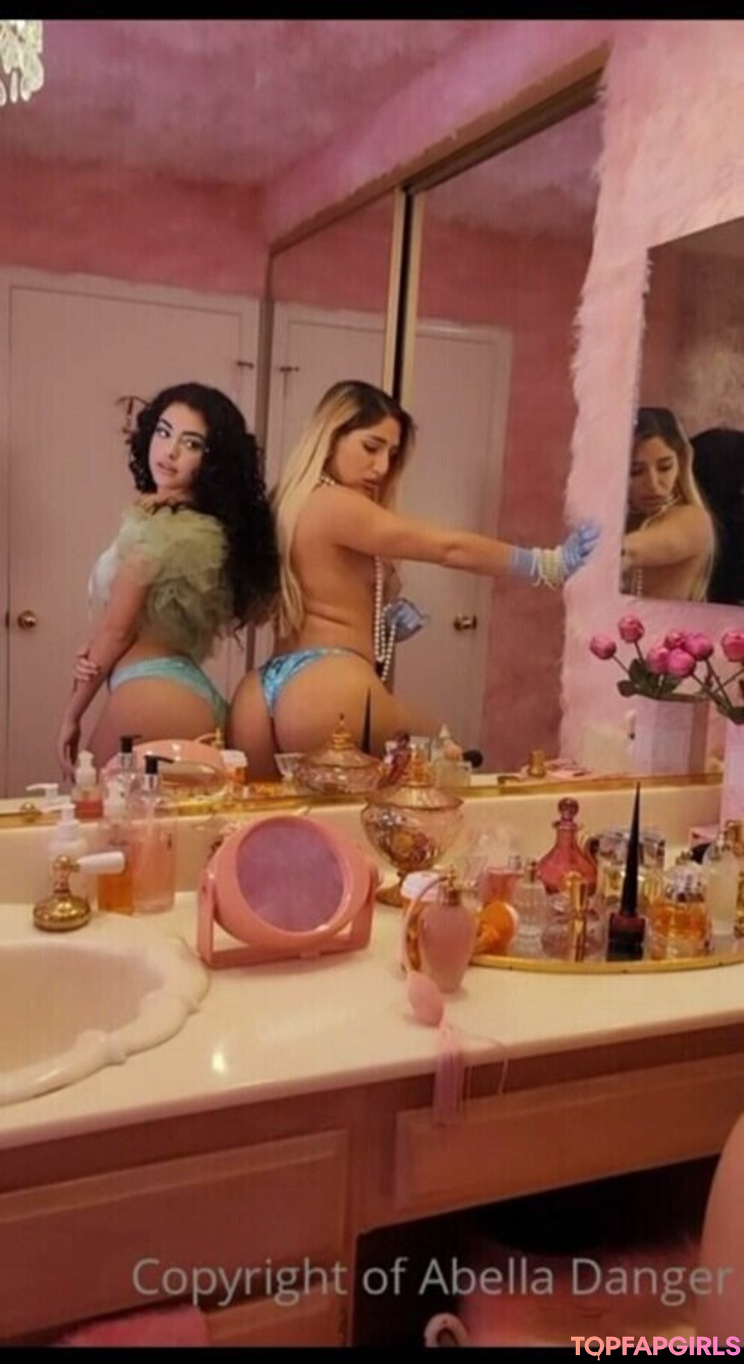 Nacktes geleaktes OnlyFans-Foto von Malu Trevejo #525