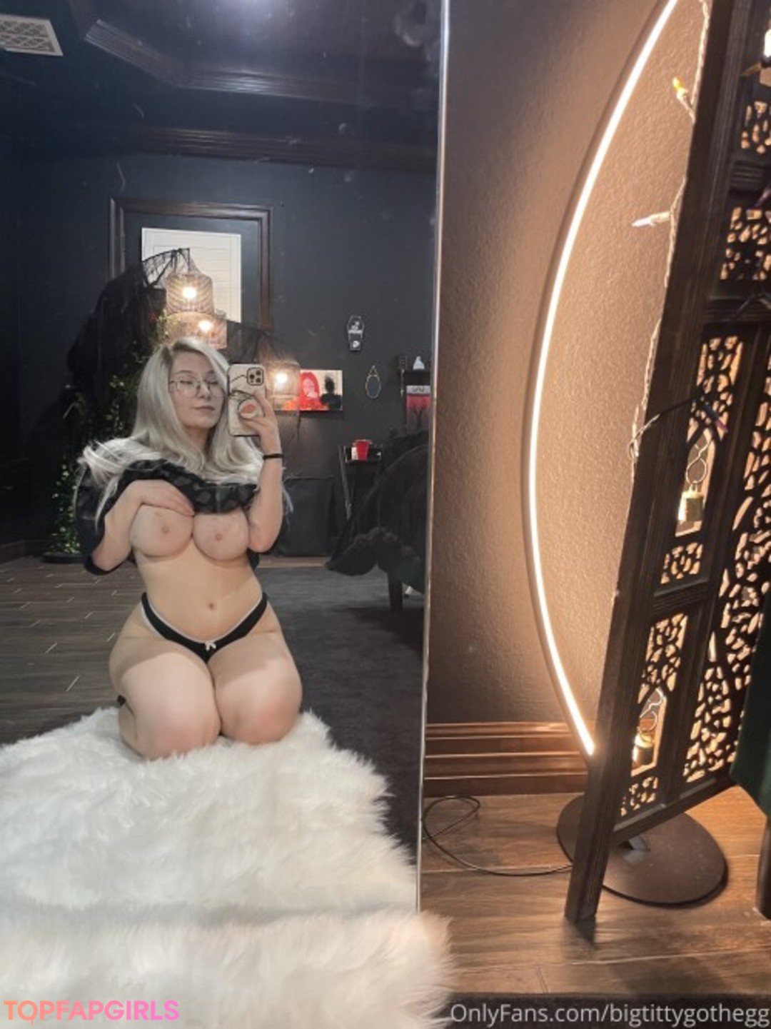 Nacktes geleaktes OnlyFans-Foto von Bigtittygothegg #317