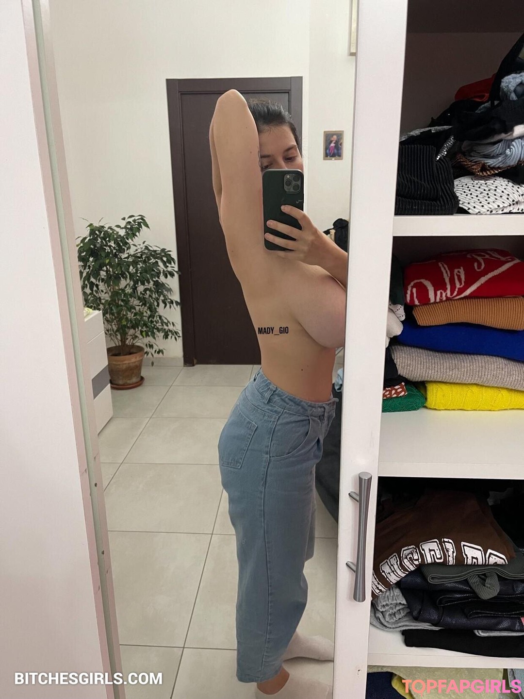 Nacktes geleaktes OnlyFans-Foto von Madalina Loana Filip #171