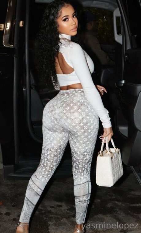 Nacktes geleaktes OnlyFans-Foto von Yasmine Lopez