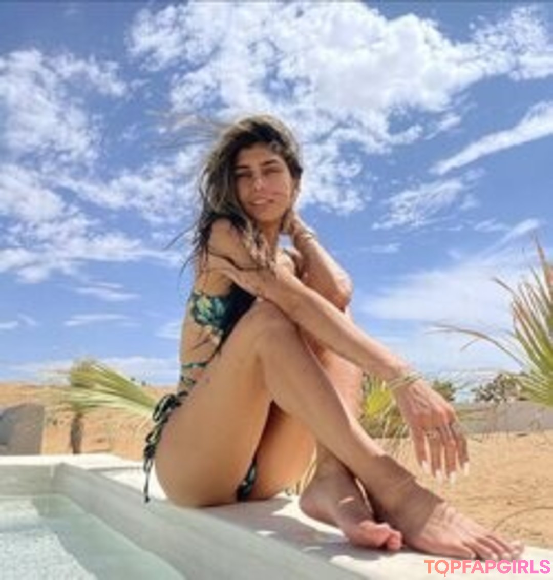 Nacktes geleaktes OnlyFans-Foto von Mia Khalifa #179