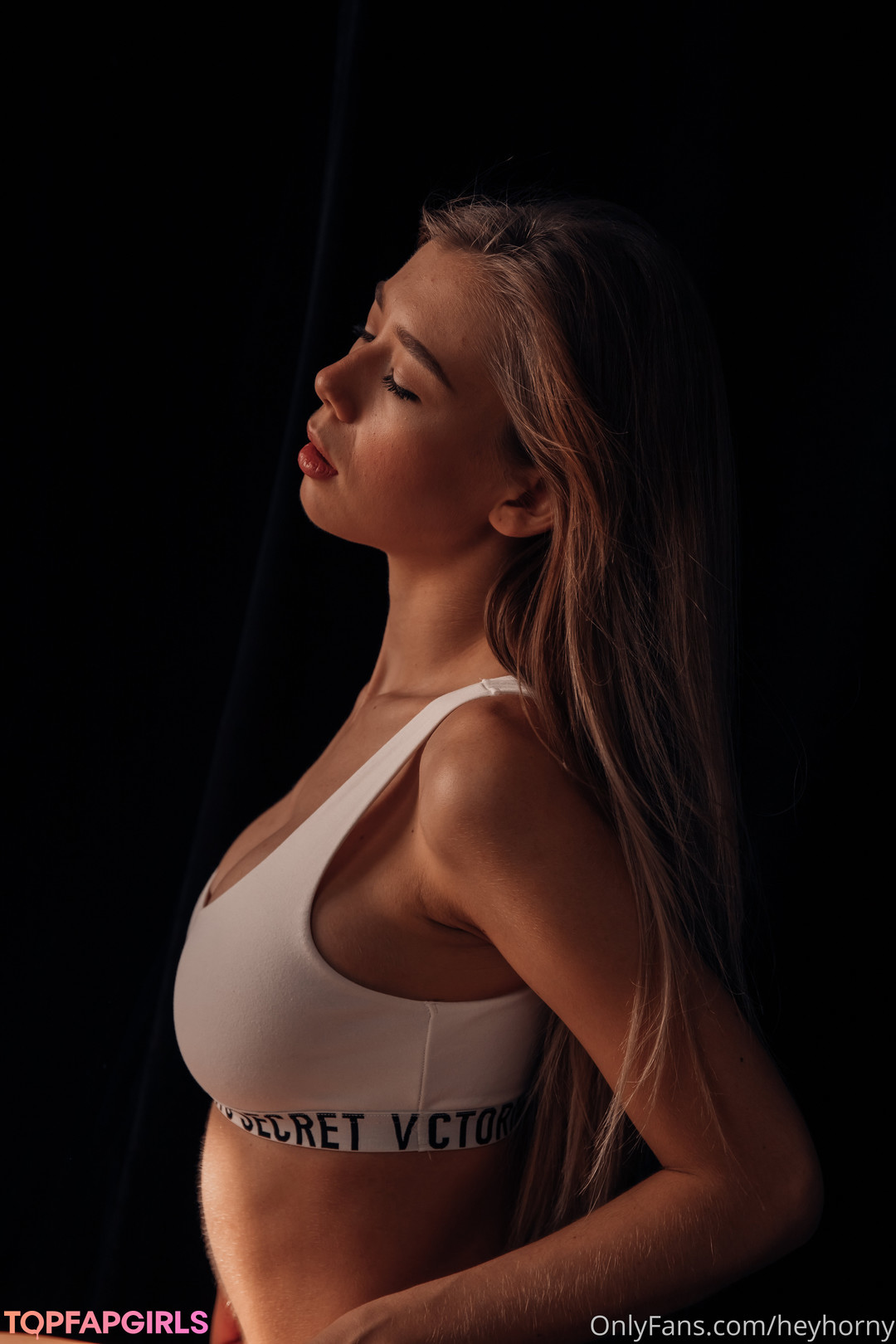 Nacktes geleaktes OnlyFans-Foto von Mira #11