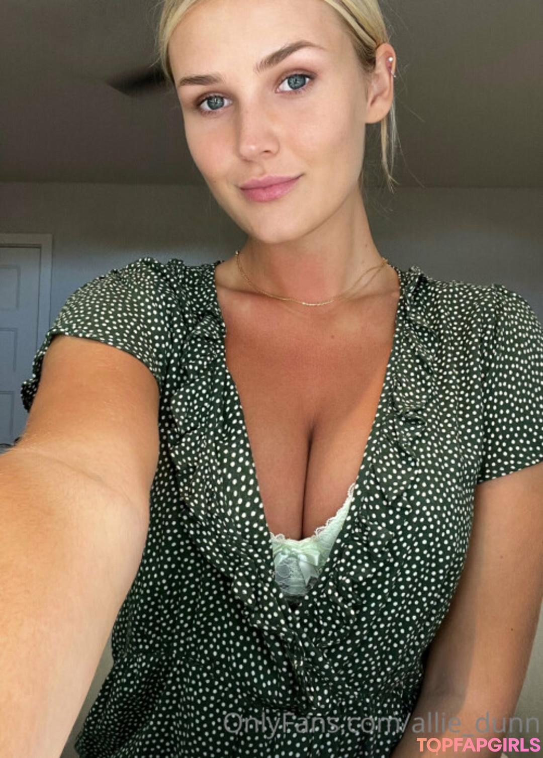 Nacktes geleaktes OnlyFans-Foto von Alliedunn #384