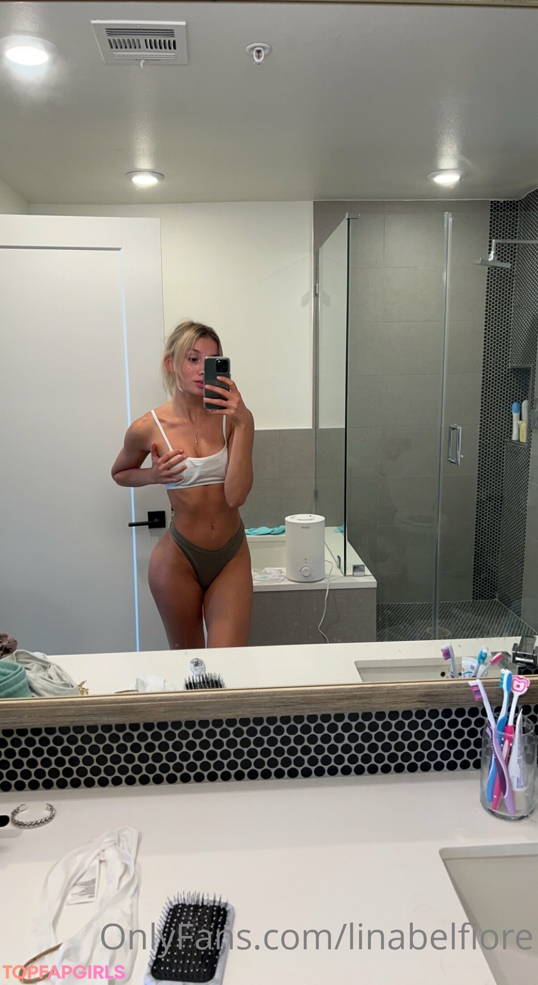 Nacktes geleaktes OnlyFans-Foto von Lina Belfiore #400