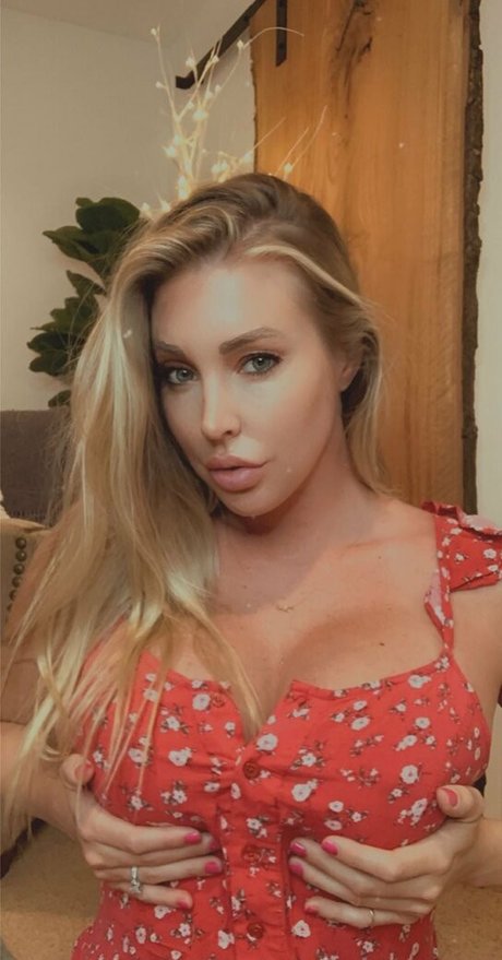 Samantha Saint