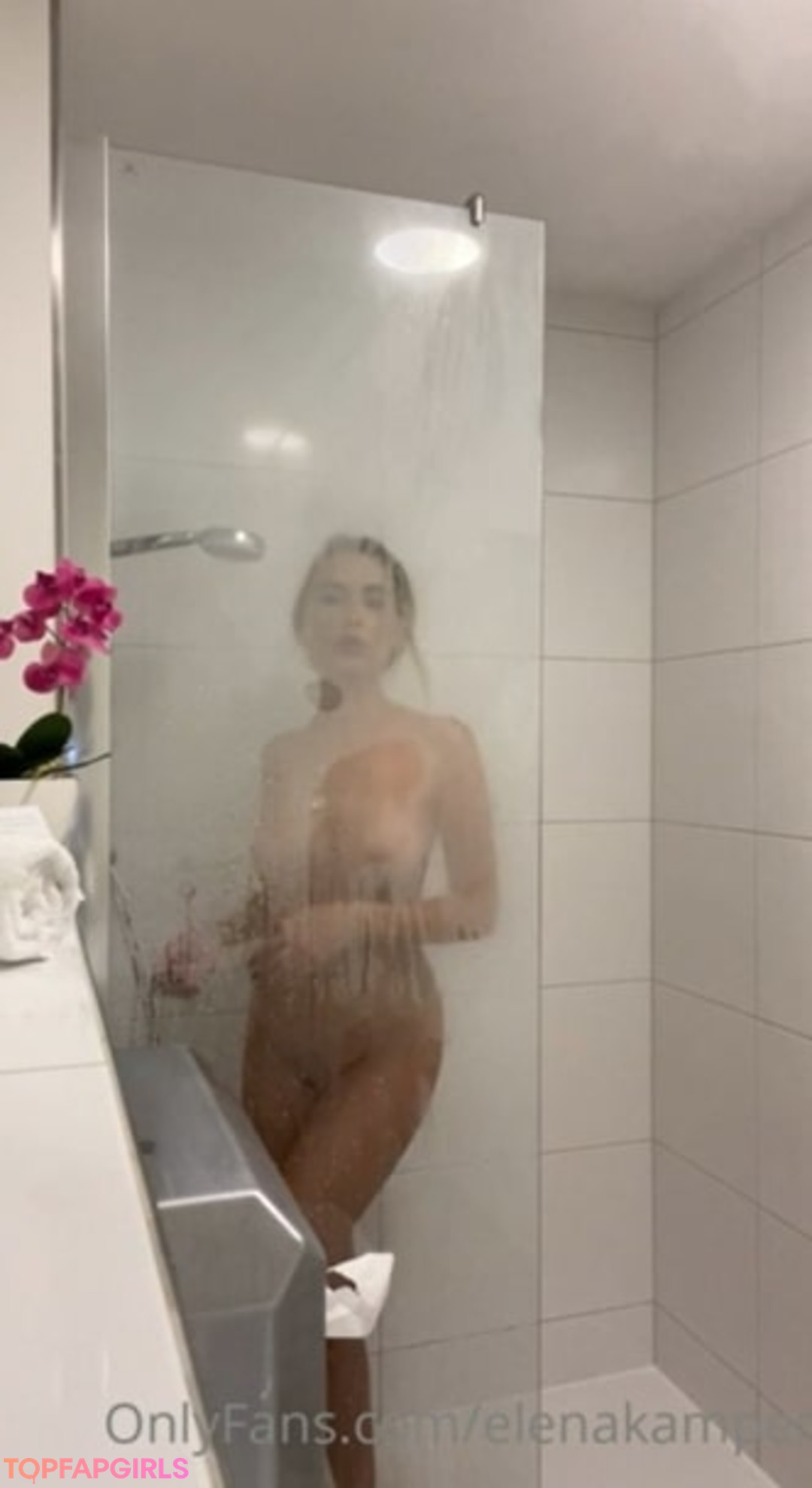 Nacktes geleaktes OnlyFans-Foto von Elena Kamperi #384