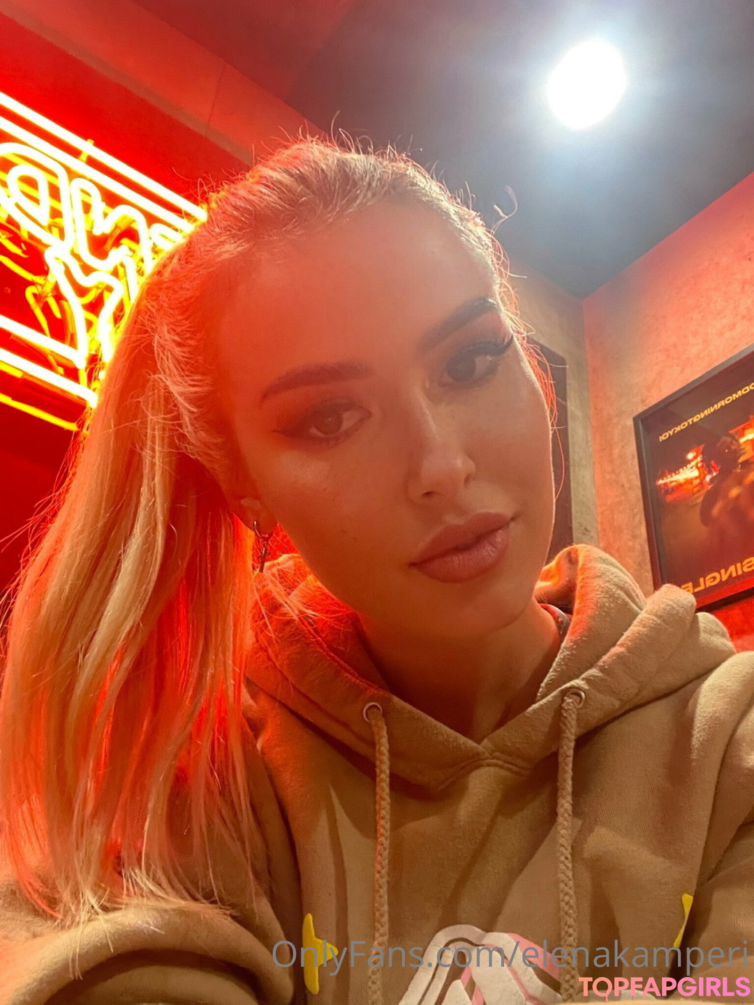 Nacktes geleaktes OnlyFans-Foto von Elena Kamperi #41