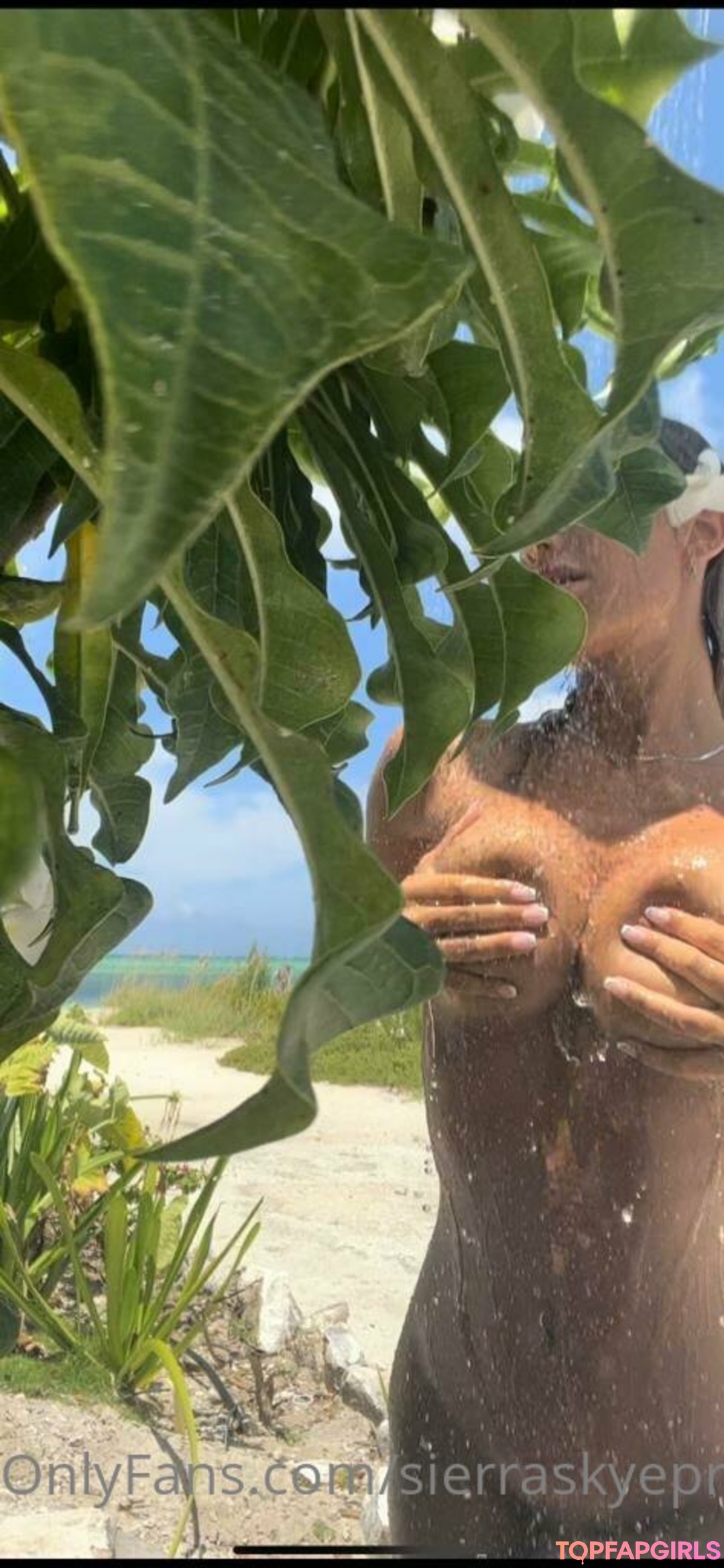 Nacktes geleaktes OnlyFans-Foto von Sierra Skye #45