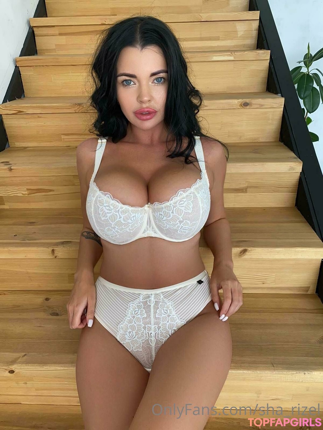 Nacktes geleaktes OnlyFans-Foto von Sha Rizel #119