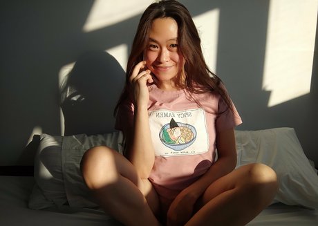 Nacktes geleaktes OnlyFans-Foto von Aya Kensington