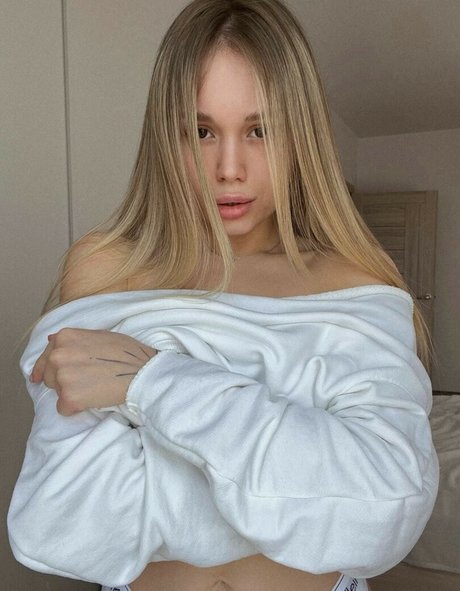 Nacktes geleaktes OnlyFans-Foto von Allinika