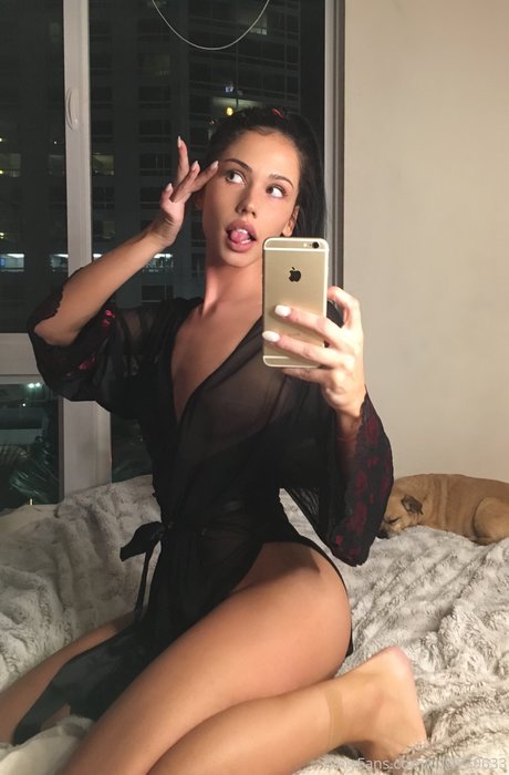 Nacktes geleaktes OnlyFans-Foto von Lindsey Groll