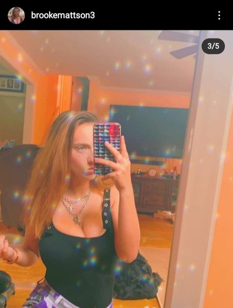 Nacktes geleaktes OnlyFans-Foto von Brooke Mattson