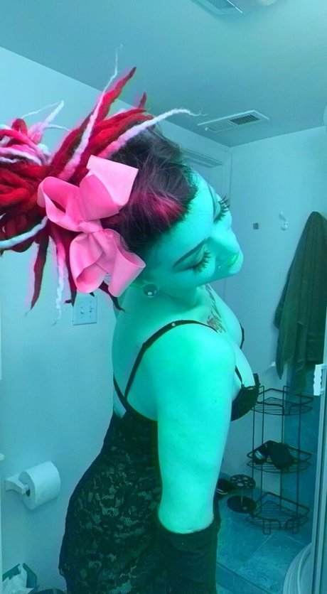 Nacktes geleaktes OnlyFans-Foto von Lovesickfordick
