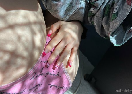 Nacktes geleaktes OnlyFans-Foto von Naiifree