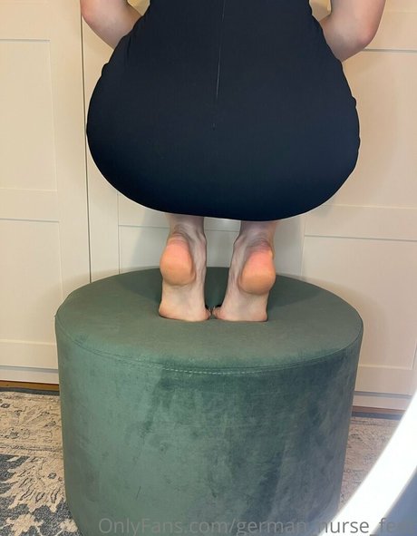 German_nurse_feet