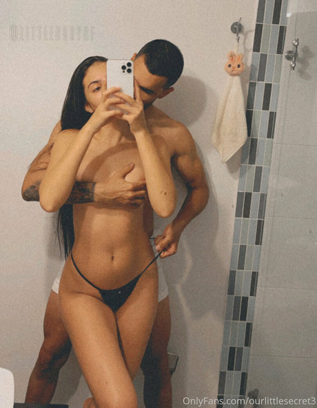 Nacktes geleaktes OnlyFans-Foto von Oursecretfree
