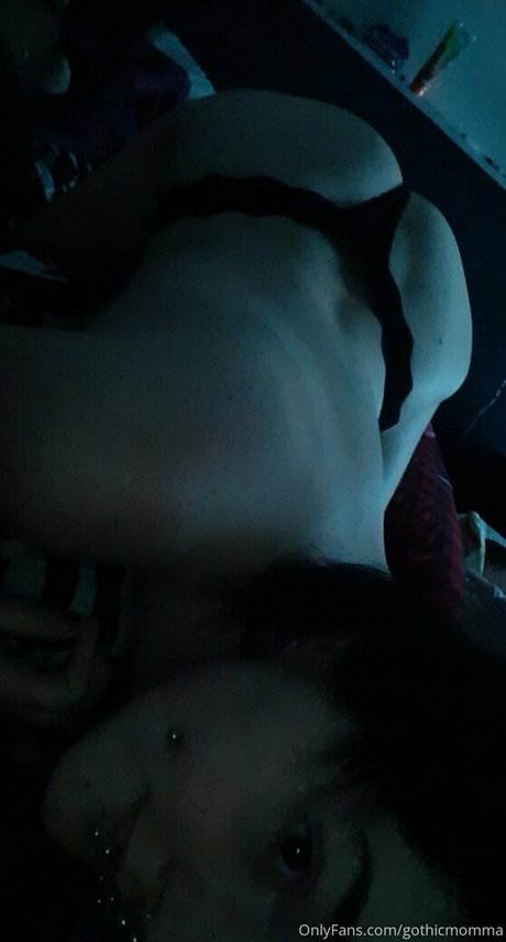 Gothicmomma