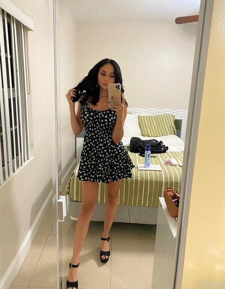Nacktes geleaktes OnlyFans-Foto von Arianamarie