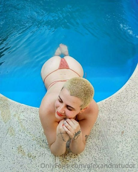 Nacktes geleaktes OnlyFans-Foto von Alexandratudor