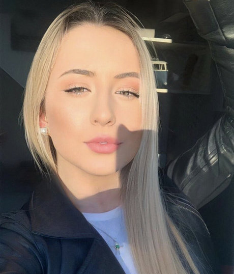 Nacktes geleaktes OnlyFans-Foto von Barbielari