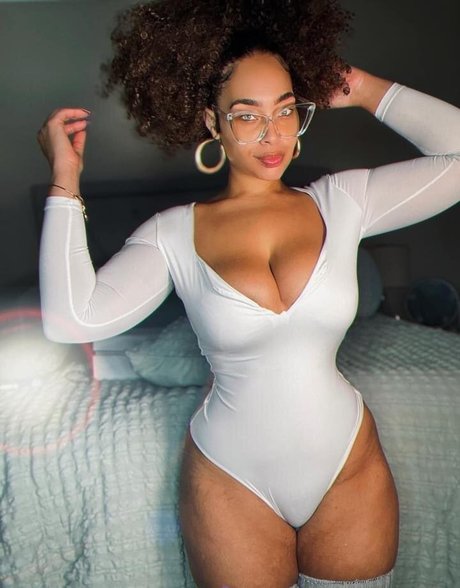 Nacktes geleaktes OnlyFans-Foto von Lovesirensong