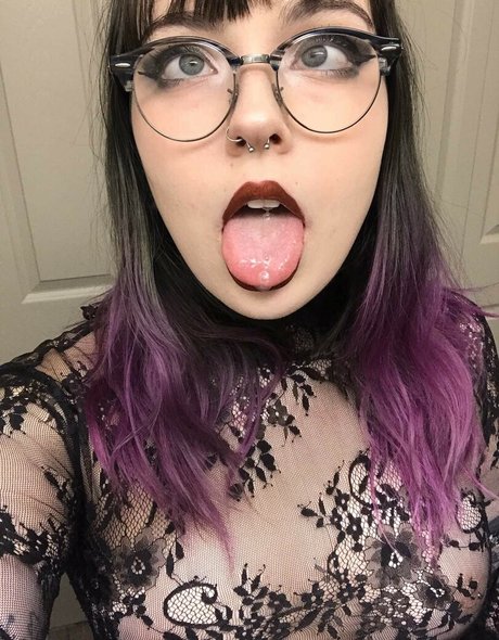 Nacktes geleaktes OnlyFans-Foto von Beelzebubsuwu