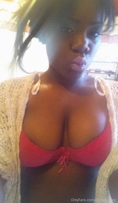 Nacktes geleaktes OnlyFans-Foto von Ebonyashley