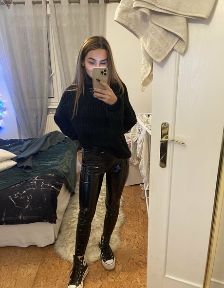 Nacktes geleaktes OnlyFans-Foto von Lindanew