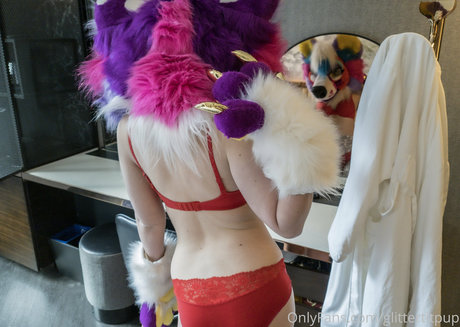 Nacktes geleaktes OnlyFans-Foto von Glittertitpup