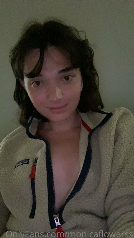 Monicaflowerss