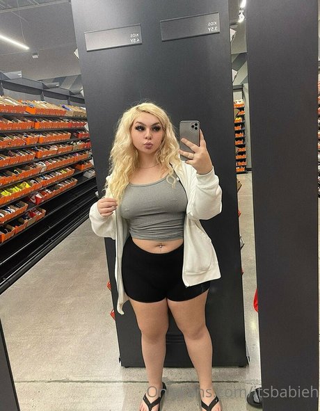 Nacktes geleaktes OnlyFans-Foto von Itsbabieh