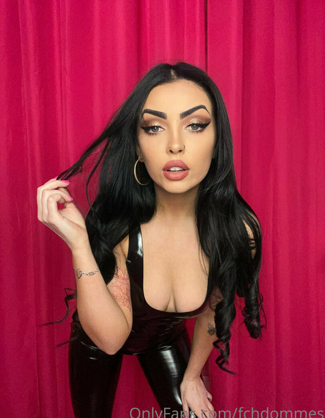 Nacktes geleaktes OnlyFans-Foto von Fchdommes