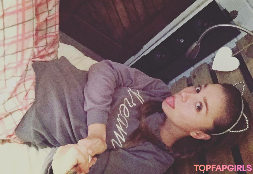 Nacktes geleaktes OnlyFans-Foto von Guerlain #245 Nacktes geleaktes OnlyFans-Foto von Guerlain #245