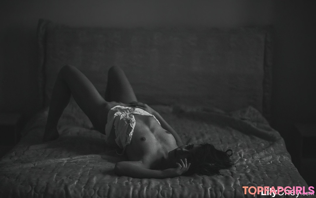 Nacktes geleaktes OnlyFans-Foto von Guerlain #286 Nacktes geleaktes OnlyFans-Foto von Guerlain #286