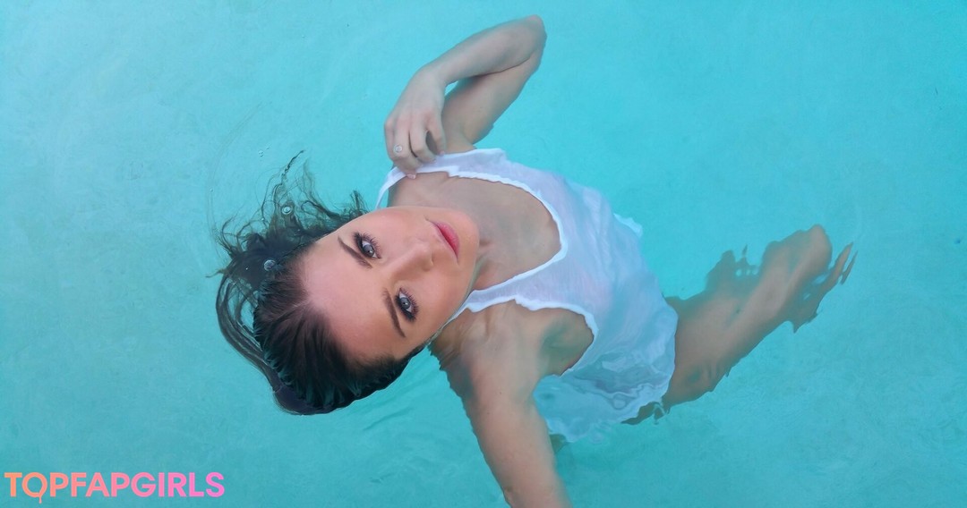 Nacktes geleaktes OnlyFans-Foto von Guerlain #392 Nacktes geleaktes OnlyFans-Foto von Guerlain #392