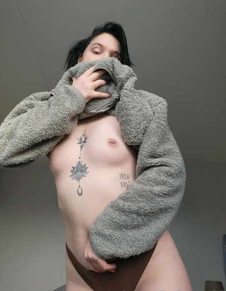 Nacktes geleaktes OnlyFans-Foto von Embunnyof