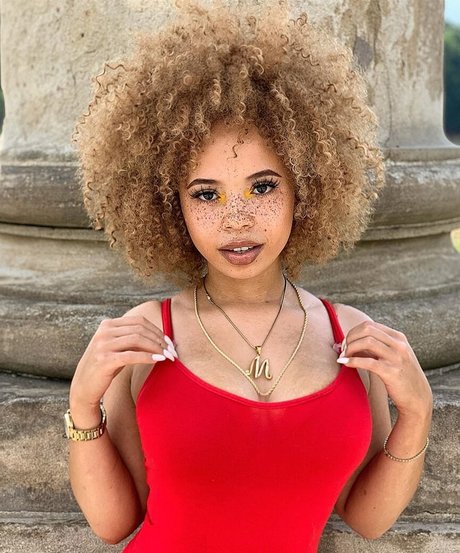 Nacktes geleaktes OnlyFans-Foto von Mayaregiii
