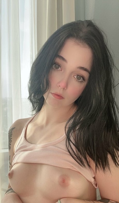 Nacktes geleaktes OnlyFans-Foto von Babykushh