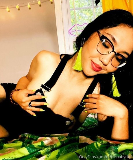Nacktes geleaktes OnlyFans-Foto von Tomiebabydoll
