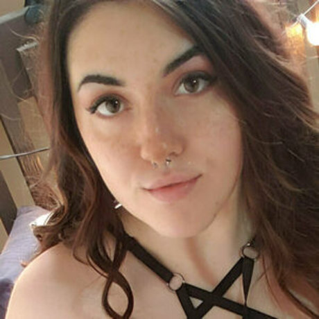 Nacktes geleaktes OnlyFans-Foto von Ravenlylith