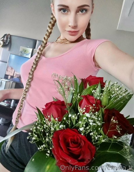 Nacktes geleaktes OnlyFans-Foto von Emiliatt