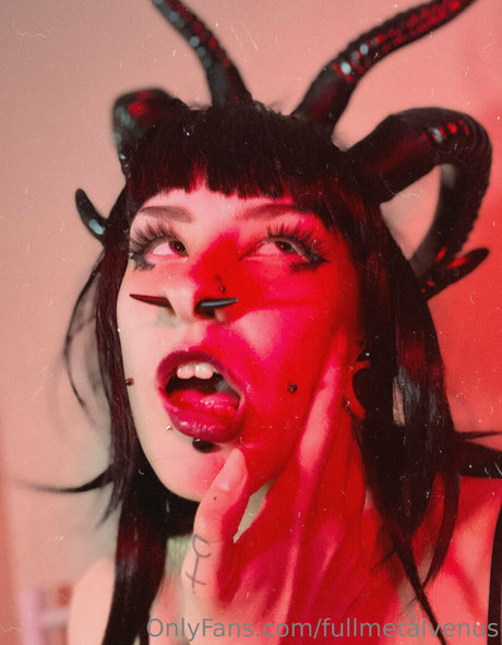 Nacktes geleaktes OnlyFans-Foto von Fullmetalvenus