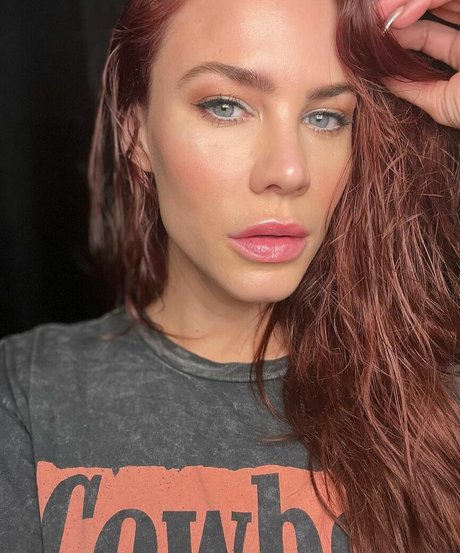 Nacktes geleaktes OnlyFans-Foto von Courtney Hope