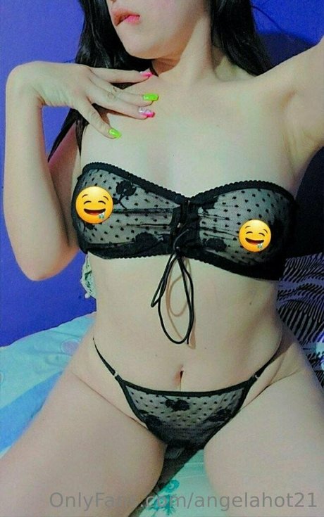 Nacktes geleaktes OnlyFans-Foto von Angelahot21