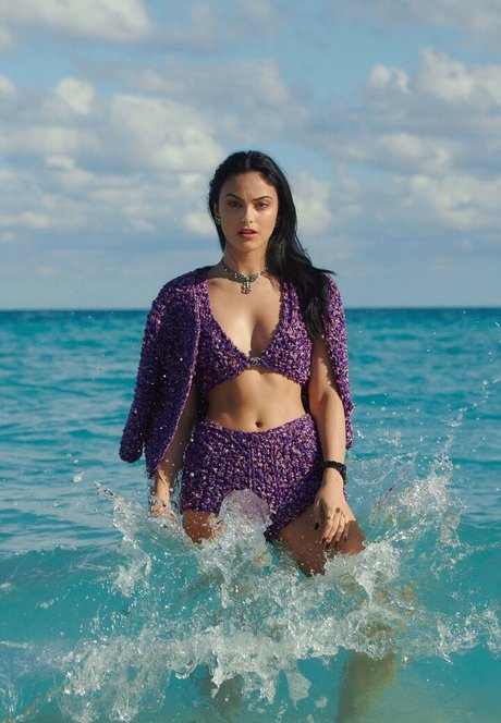Camila Mendes