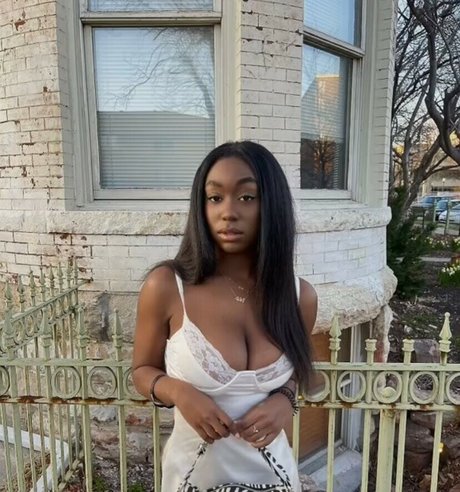 Nacktes geleaktes OnlyFans-Foto von Majormommyissues
