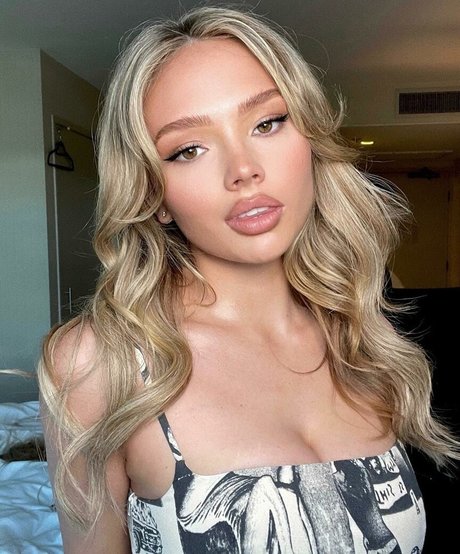 Natalie Alyn Lind