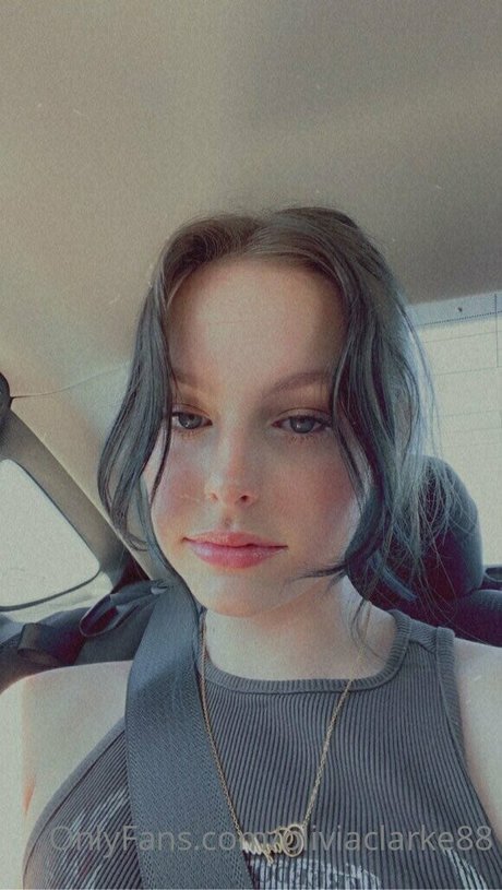 Nacktes geleaktes OnlyFans-Foto von Oliviaclarke88